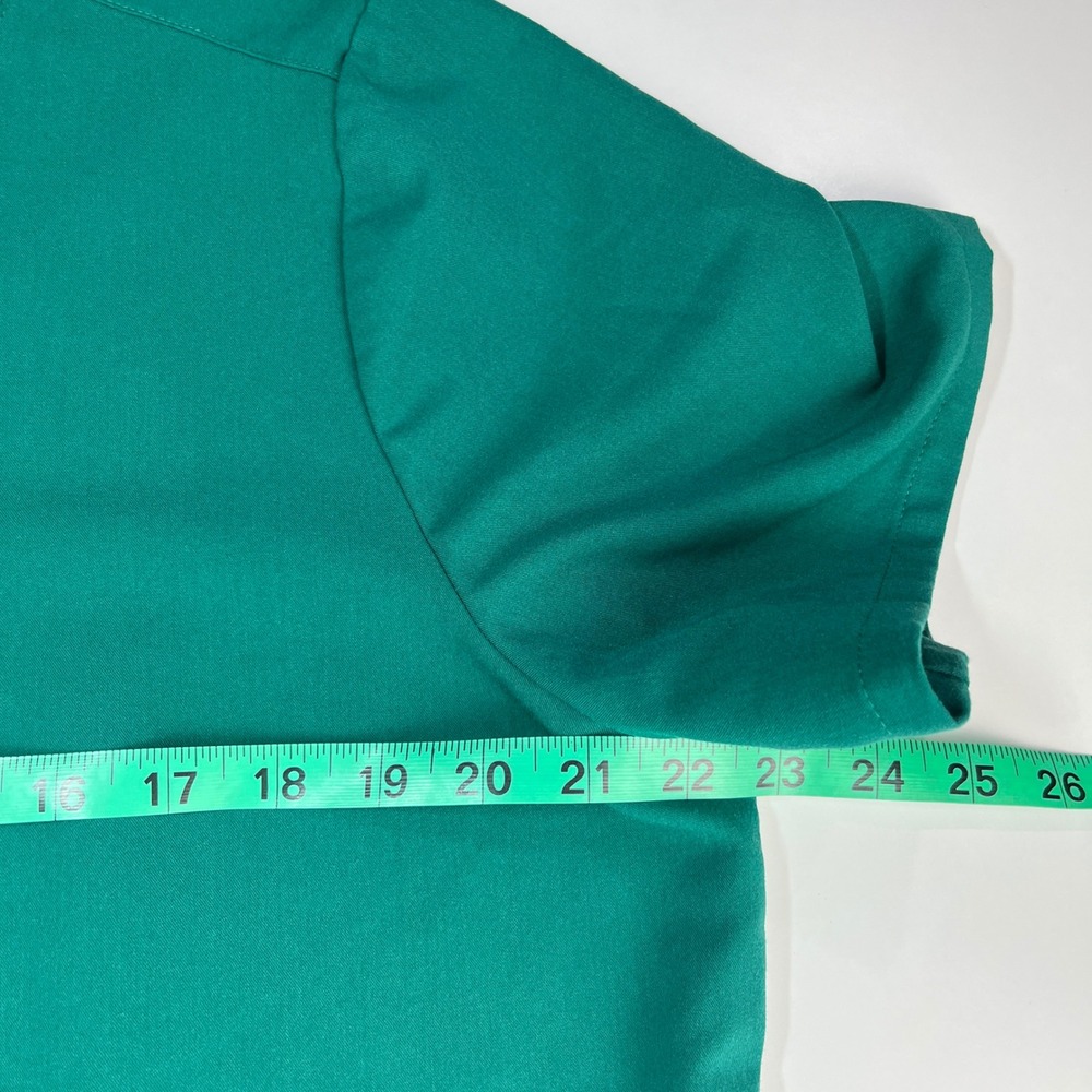 FIGS Casma Three-Pocket Scrub Top Women XL Hunter Green V-Neck FW1100 - Picture 6 of 7